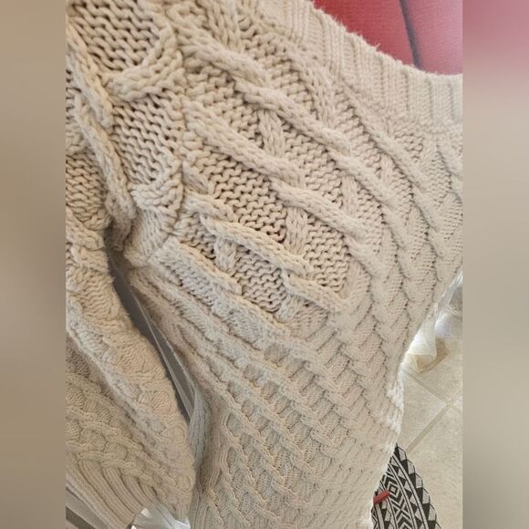 Guess Cream Cable Knit Sweater - Picture 6 of 12